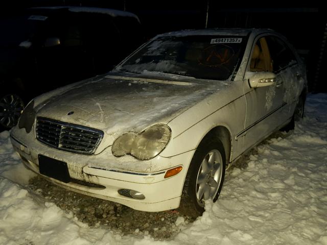 WDBRF64J74F496864 - 2004 MERCEDES-BENZ C 320 WHITE photo 2