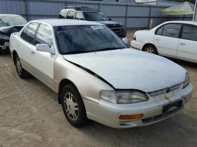 JT2BF12K9T0153226 - 1996 TOYOTA CAMRY LE WHITE photo 1