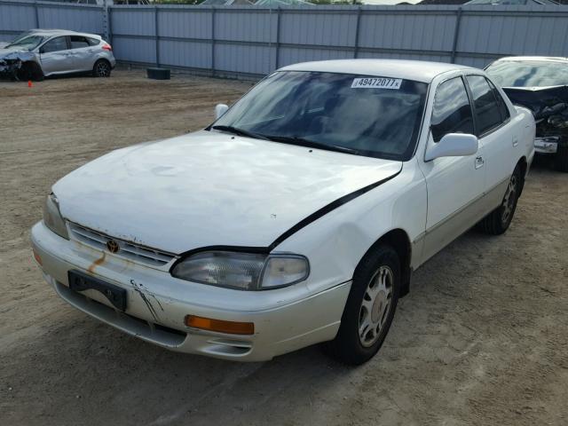 JT2BF12K9T0153226 - 1996 TOYOTA CAMRY LE WHITE photo 2