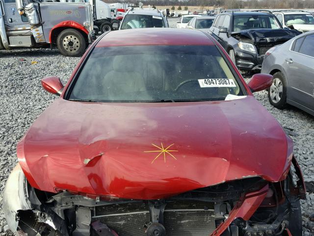 5NPEB4AC8BH003606 - 2011 HYUNDAI SONATA GLS RED photo 7