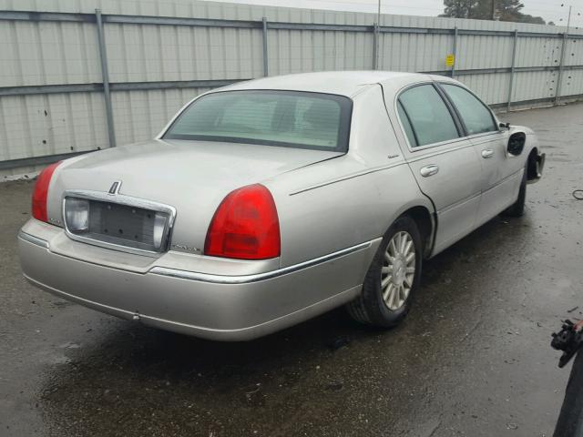 1LNHM81W23Y642245 - 2003 LINCOLN TOWN CAR E SILVER photo 4