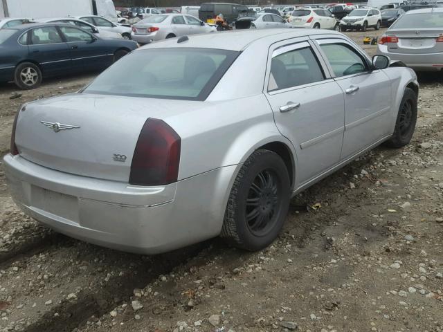 2C3JA53G75H141128 - 2005 CHRYSLER 300 TOURIN SILVER photo 4