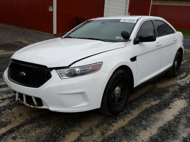 1FAHP2MT6HG123700 - 2017 FORD TAURUS POL WHITE photo 2