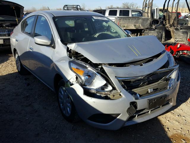 3N1CN7AP1FL821111 - 2015 NISSAN VERSA S SILVER photo 1