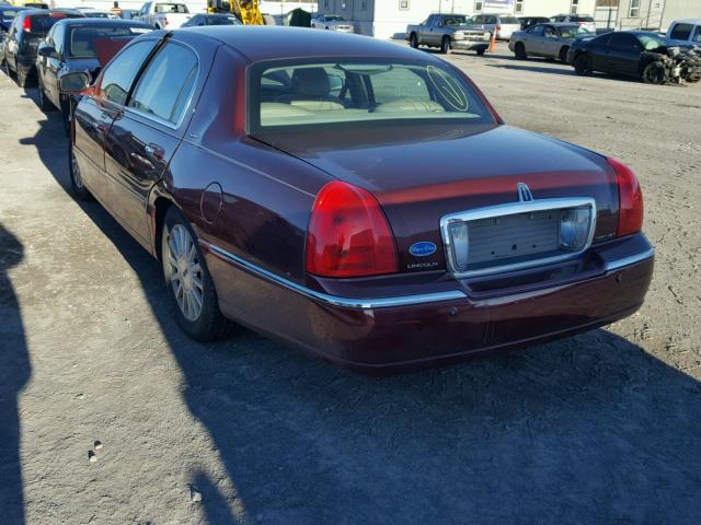 1LNHM82W83Y605800 - 2003 LINCOLN TOWN CAR S BURGUNDY photo 3