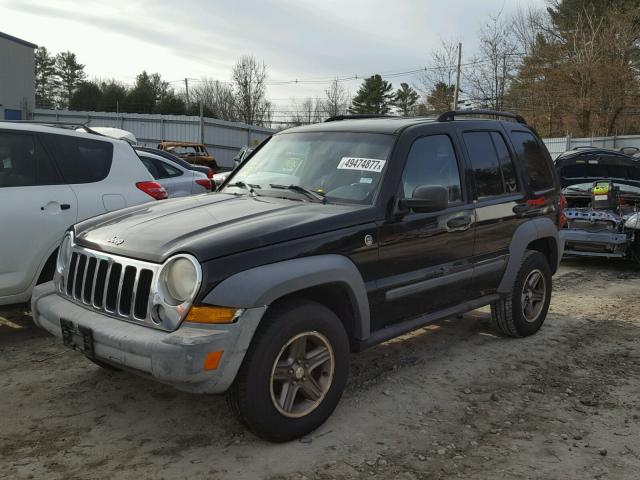 1J4GL48K65W569131 - 2005 JEEP LIBERTY SP BLACK photo 2