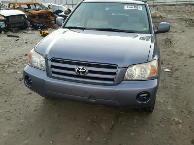 JTEGD21A940077957 - 2004 TOYOTA HIGHLANDER BLUE photo 9