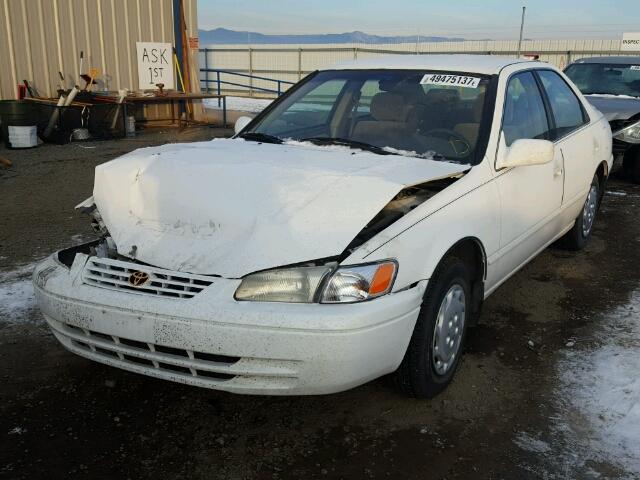 JT2BG22K6X0270660 - 1999 TOYOTA CAMRY LE WHITE photo 2