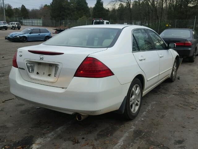 1HGCM56317A174889 - 2007 HONDA ACCORD SE WHITE photo 4