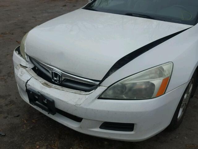 1HGCM56317A174889 - 2007 HONDA ACCORD SE WHITE photo 9