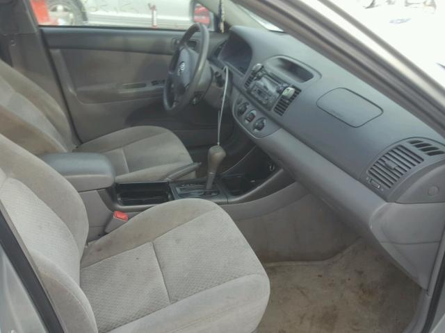 4T1BE32K84U861933 - 2004 TOYOTA CAMRY LE ნაცრისფერი ფოტო 5