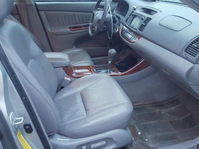4T1BF30K93U047577 - 2003 TOYOTA CAMRY LE 银色 照片 5