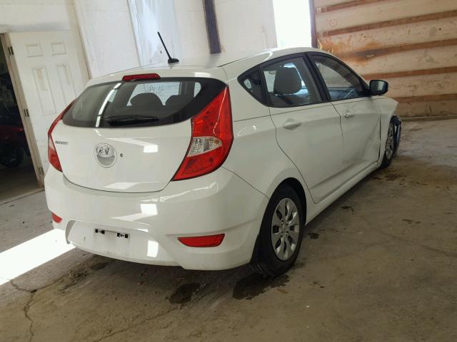 KMHCT5AE3FU220614 - 2015 HYUNDAI ACCENT GS WHITE photo 4