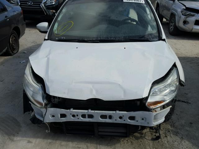 1FAHP3M23CL334446 - 2012 FORD FOCUS SEL WHITE photo 9