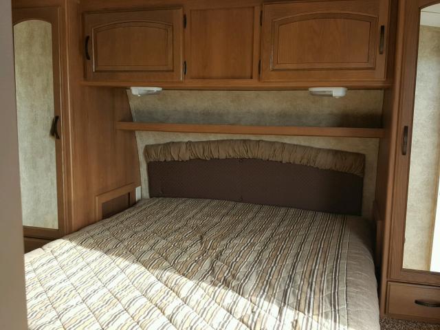 4YDT27225CB452868 - 2012 KEYSTONE OUTBACK BROWN photo 5