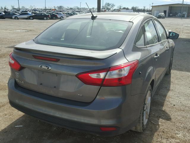 1FAHP3F23CL272950 - 2012 FORD FOCUS SE GRAY photo 4