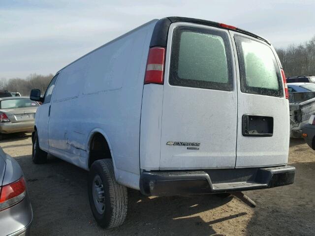 1GCWGGFA9D1104632 - 2013 CHEVROLET EXPRESS G2 WHITE photo 3