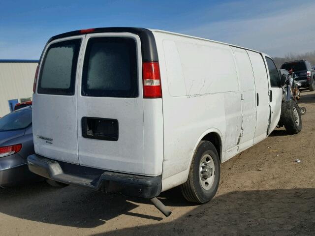 1GCWGGFA9D1104632 - 2013 CHEVROLET EXPRESS G2 WHITE photo 4