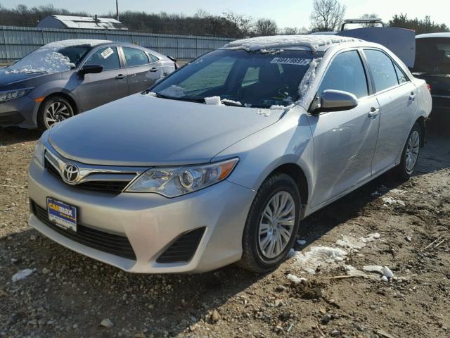 4T1BF1FK3EU452803 - 2014 TOYOTA CAMRY L SILVER photo 2