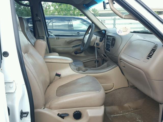 1FMEU17L9VLB95050 - 1997 FORD EXPEDITION WHITE photo 5