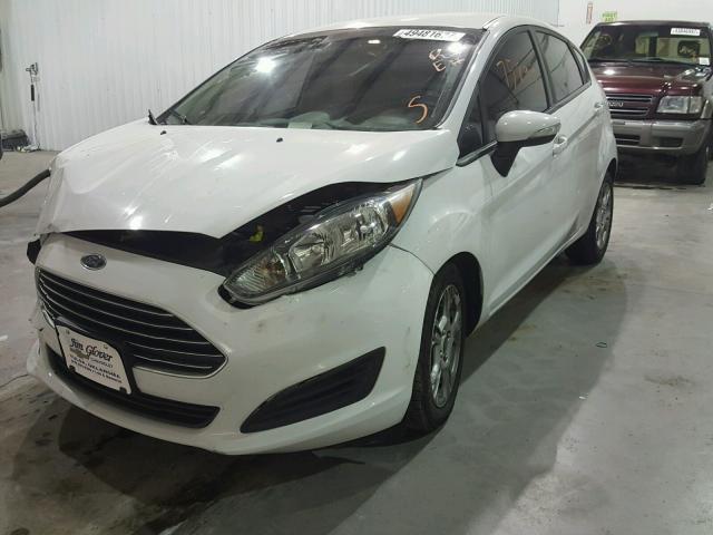 3FADP4EJ7EM125593 - 2014 FORD FIESTA SE WHITE photo 2