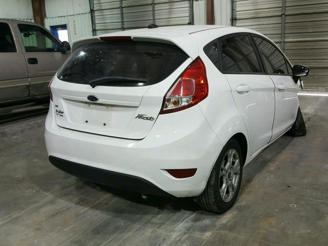 3FADP4EJ7EM125593 - 2014 FORD FIESTA SE WHITE photo 4