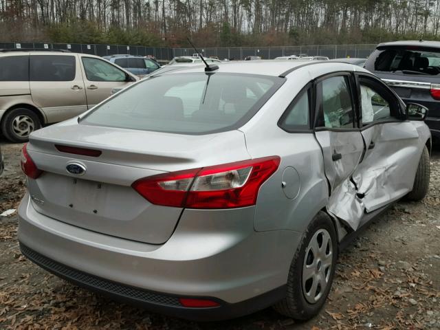 1FAHP3E26CL172956 - 2012 FORD FOCUS S SILVER photo 4