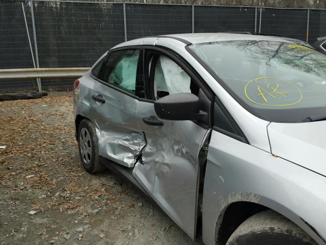 1FAHP3E26CL172956 - 2012 FORD FOCUS S SILVER photo 9