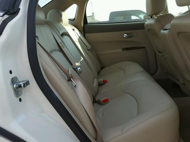 2G4WD582061256617 - 2006 BUICK LACROSSE C WHITE photo 6