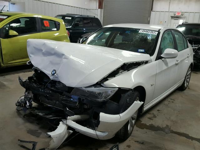 WBAPH7G53BNN06300 - 2011 BMW 328 I WHITE photo 2