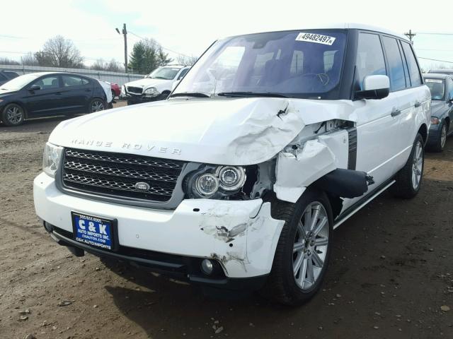 SALMF1D49BA331040 - 2011 LAND ROVER RANGE ROVE WHITE photo 2