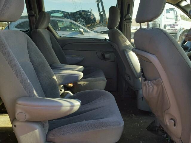 1C4GP45R55B111454 - 2005 CHRYSLER TOWN & COU RED photo 6