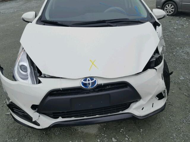 JTDKDTB34H1597939 - 2017 TOYOTA PRIUS C WHITE photo 7