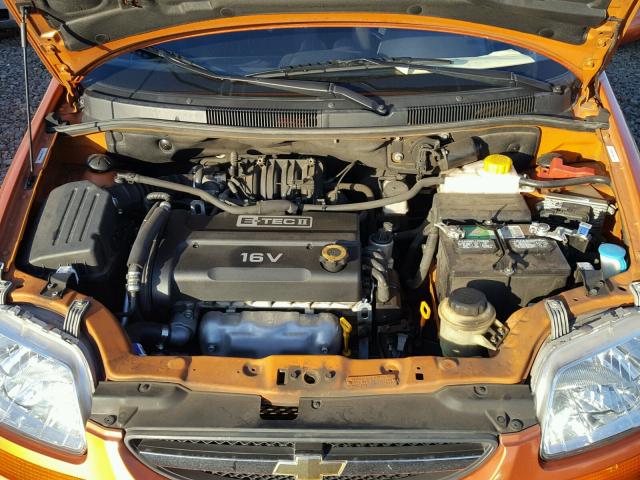 KL1TD66618B092209 - 2008 CHEVROLET AVEO BASE ORANGE photo 7