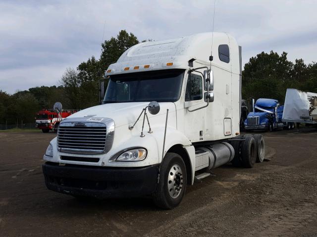 1FUJA6CV55LV27302 - 2005 FREIGHTLINER CONVENTION WHITE photo 2