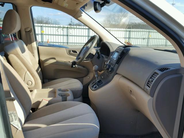 KNDMG4C75C6473116 - 2012 KIA SEDONA LX SILVER photo 5