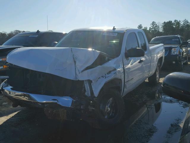 2GCEC19J281202630 - 2008 CHEVROLET SILVERADO WHITE photo 2