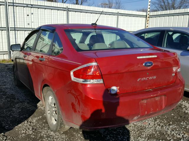 1FAHP35N49W240124 - 2009 FORD FOCUS SE RED photo 3