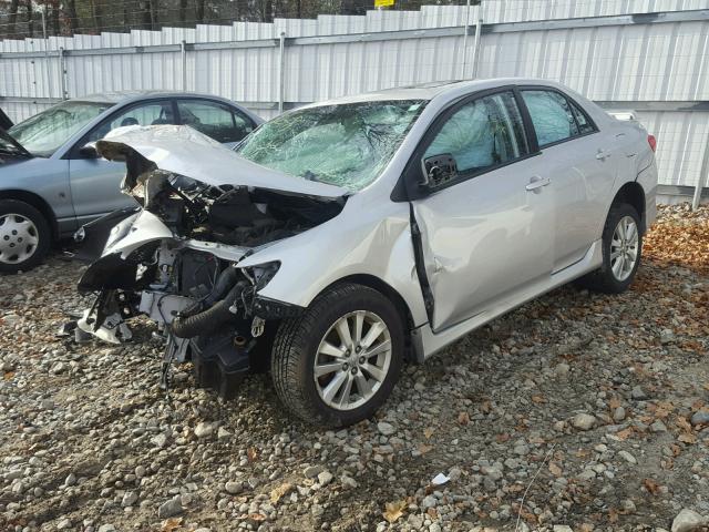 2T1BU4EEXAC411230 - 2010 TOYOTA COROLLA BA SILVER photo 2