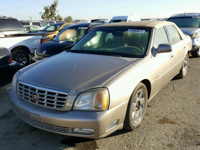 1G6KF5791YU182064 - 2000 CADILLAC DEVILLE DT BEIGE photo 2