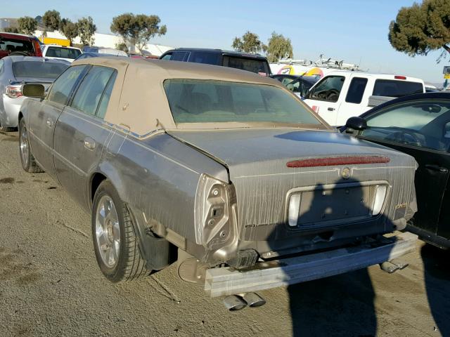 1G6KF5791YU182064 - 2000 CADILLAC DEVILLE DT BEIGE photo 3