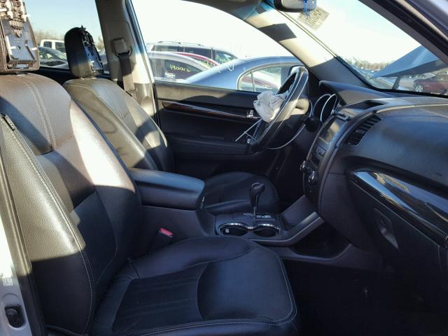 5XYKU4A28CG211269 - 2012 KIA SORENTO EX Gümüş foto 5