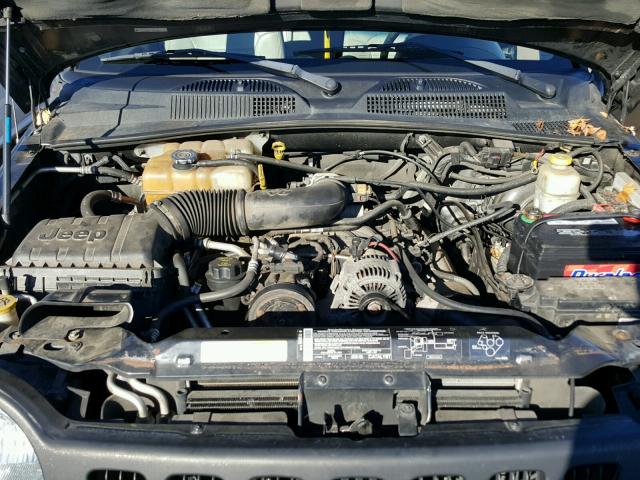 1J4GL48K64W283617 - 2004 JEEP LIBERTY SP BLACK photo 7