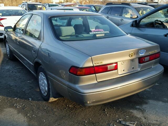 4T1BG22K6WU263900 - 1998 TOYOTA CAMRY CE TAN photo 3