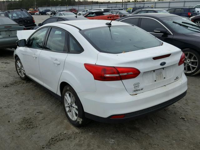 1FADP3F26FL329189 - 2015 FORD FOCUS SE WHITE photo 3