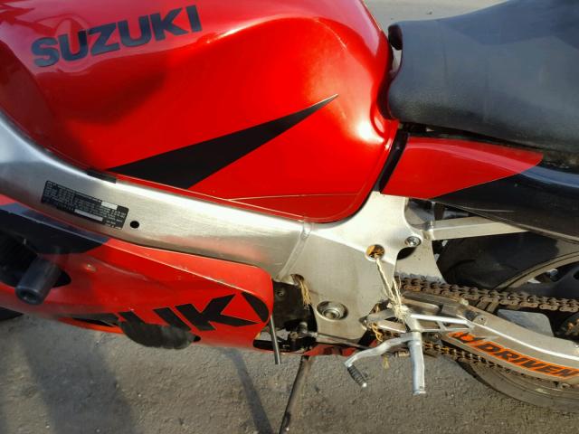 JS1GN78A6W2102075 - 1998 SUZUKI GSX-R600 RED photo 7