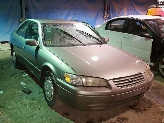 JT2BG22K3W0123114 - 1998 TOYOTA CAMRY CE GRAY photo 1