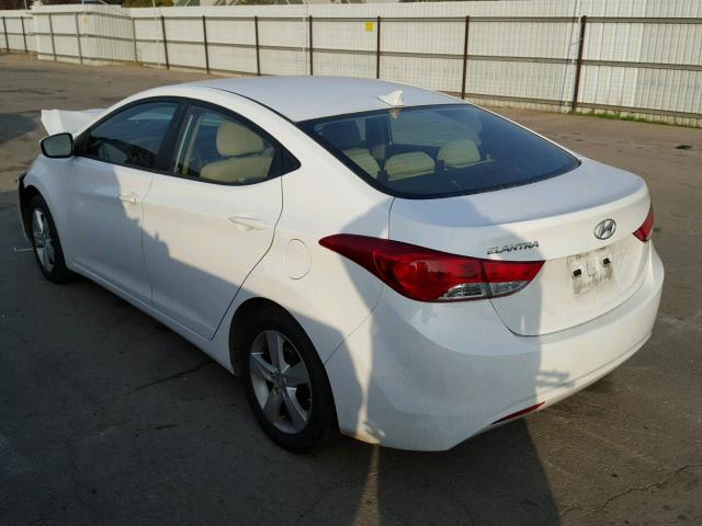 5NPDH4AE8BH022846 - 2011 HYUNDAI ELANTRA GL WHITE photo 3