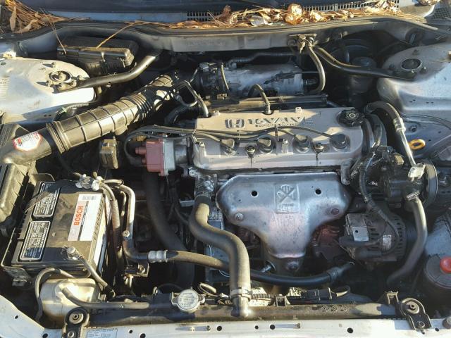 1HGCF86652A163893 - 2002 HONDA ACCORD VAL SILVER photo 7