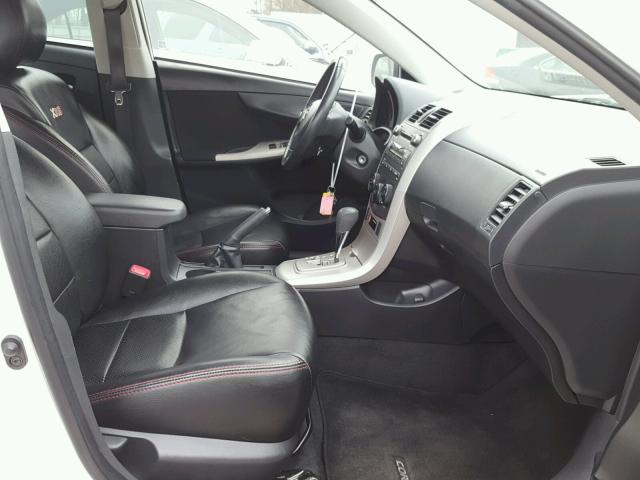 1NXBE4EE1AZ273881 - 2010 TOYOTA COROLLA XR WHITE photo 5